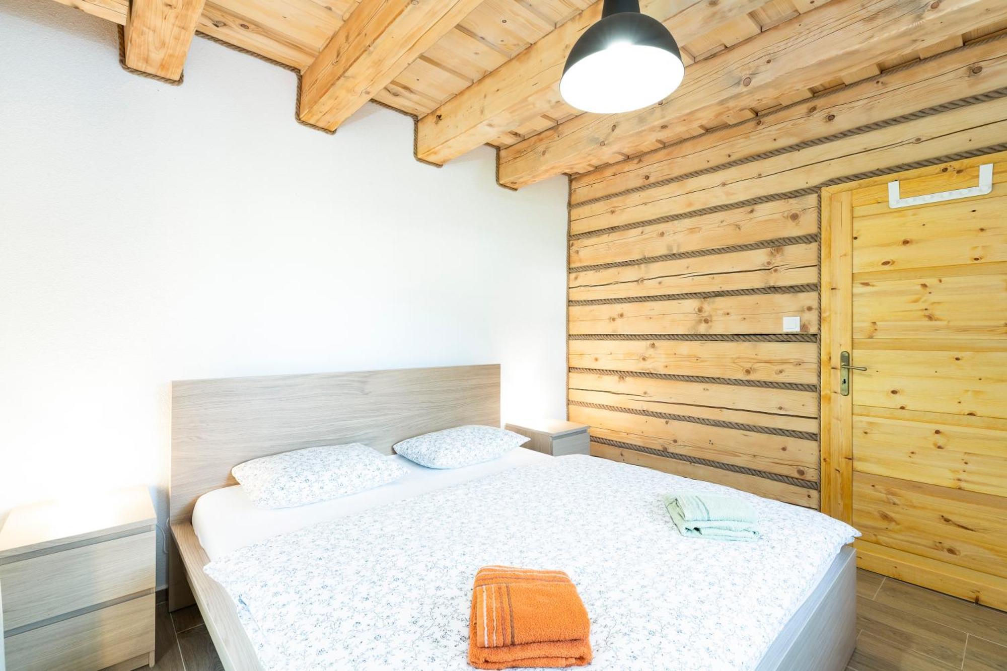 Drevenice Liptov - Ski & Hiking Apartments Lazisko Bagian luar foto